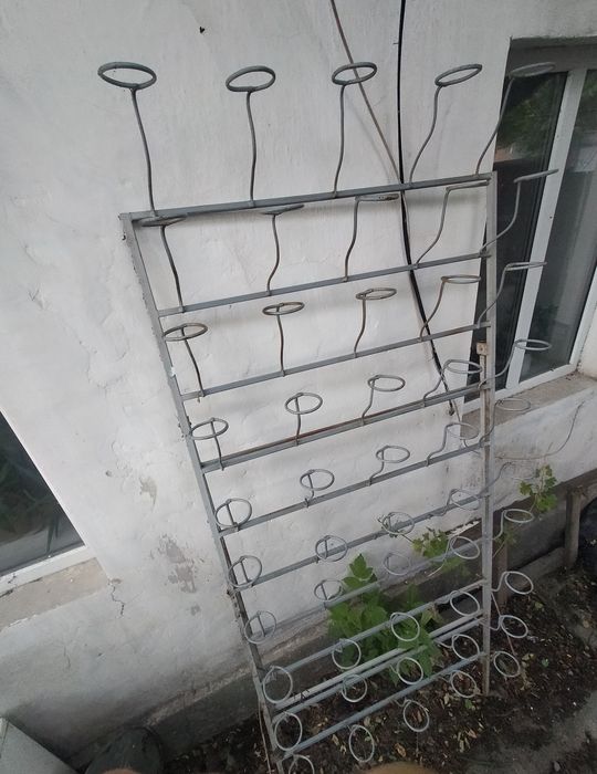 Вешалка для головных уборов