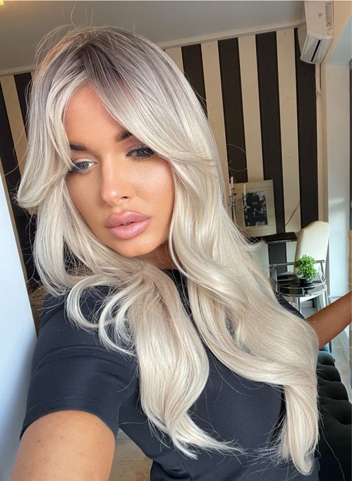Peruca semi naturala blond platinat balayage breton lateral