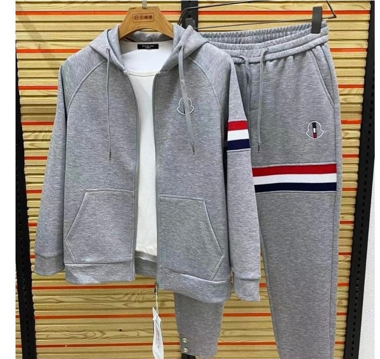 Спортивный костюм