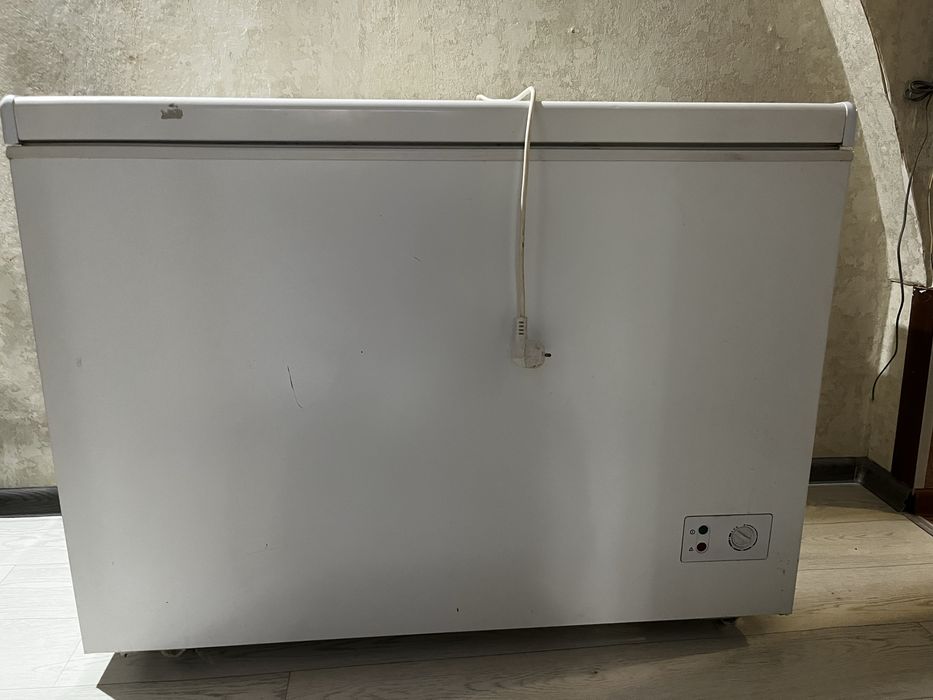 Морозильник продается.