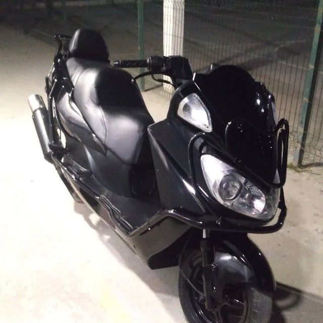 Скутер в идеале 150 кубов