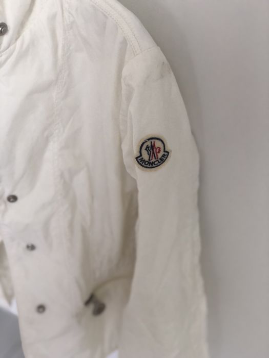 Продам ветровку Moncler оригинал на девочку
