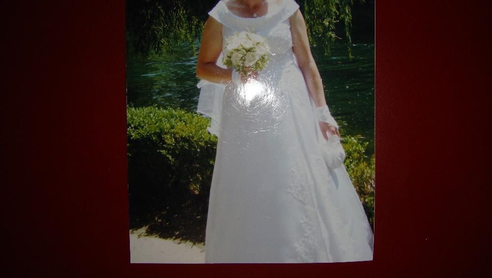 Vand rochie de mireasa