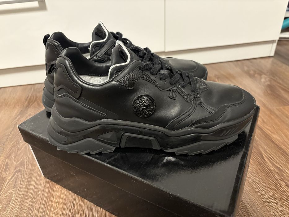 Продавам маратонки Guess