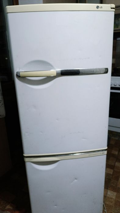 Продам холодильник