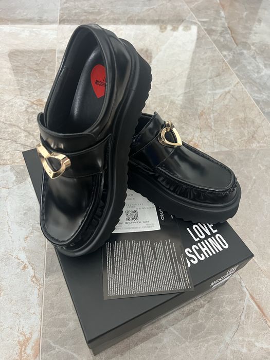 обувки Love Moschino