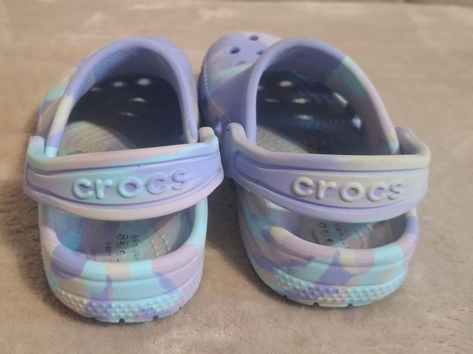 Papucei crocss. C7