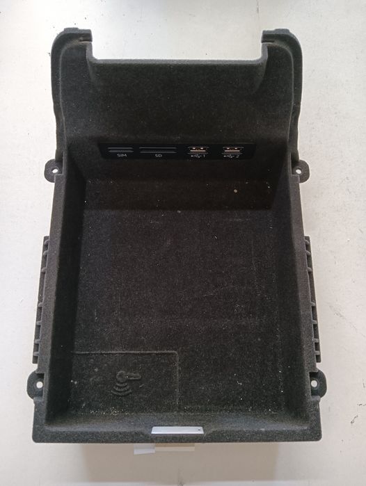 Compartiment Depozitare /Usb/Sd/Sim Audi A6 C8, 4A2 2018 - > 2.0 40 Td