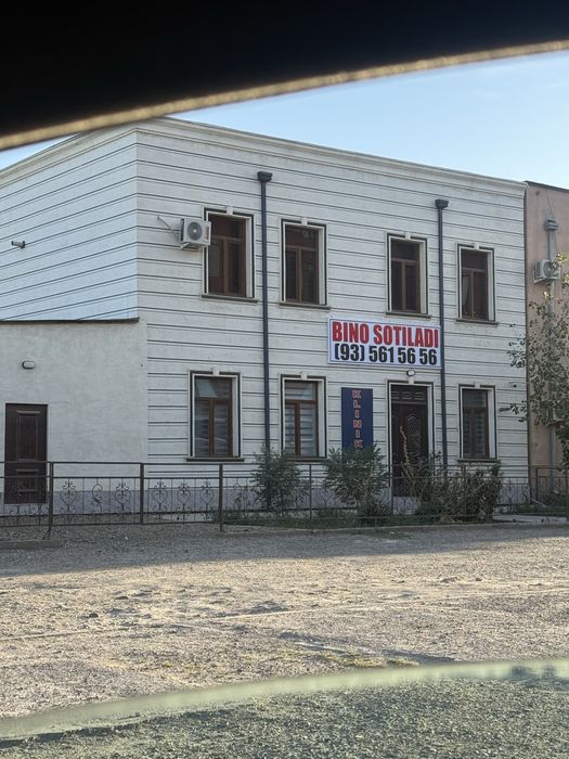 Бино сотилада ичидаги барча  жихозлар билан 240