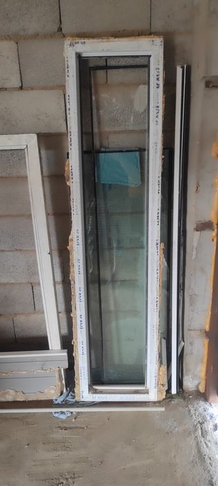 Продам два пластиковых окна