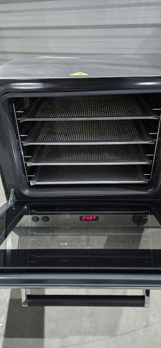 Cuptor convențional patiserie profesionale cu umidificare SMEG 4 tăvi