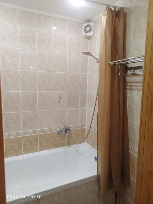 Сдаётся 5 ком 100 кв Достык мол