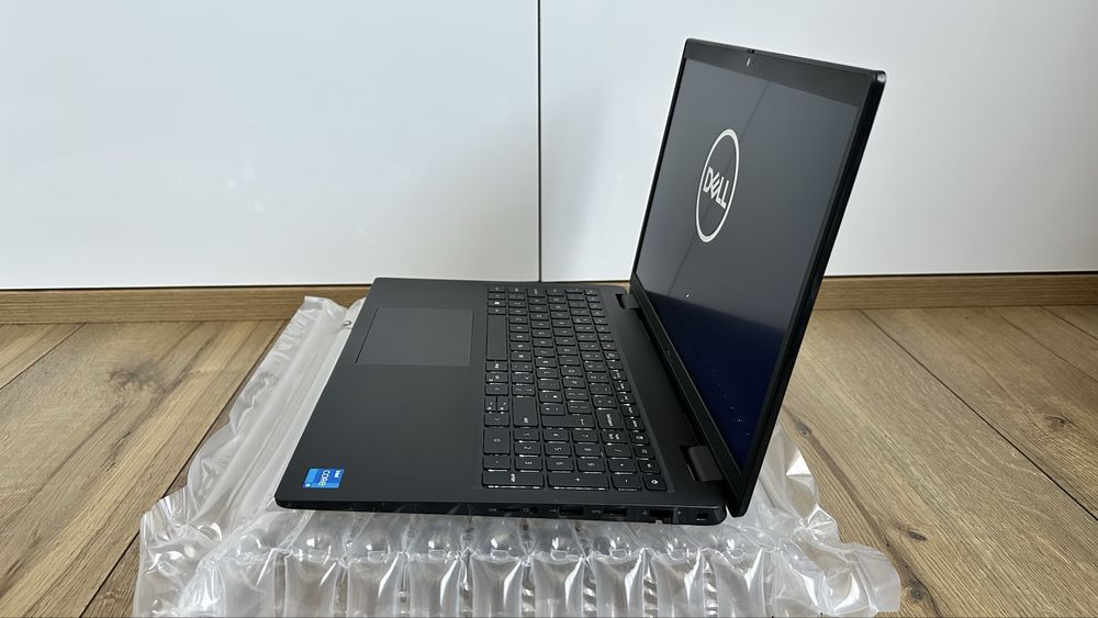 Лаптоп Dell Latitude 3520 FHD 15.6” Intel i5-1135G7 8GB RAM 256GB SSD