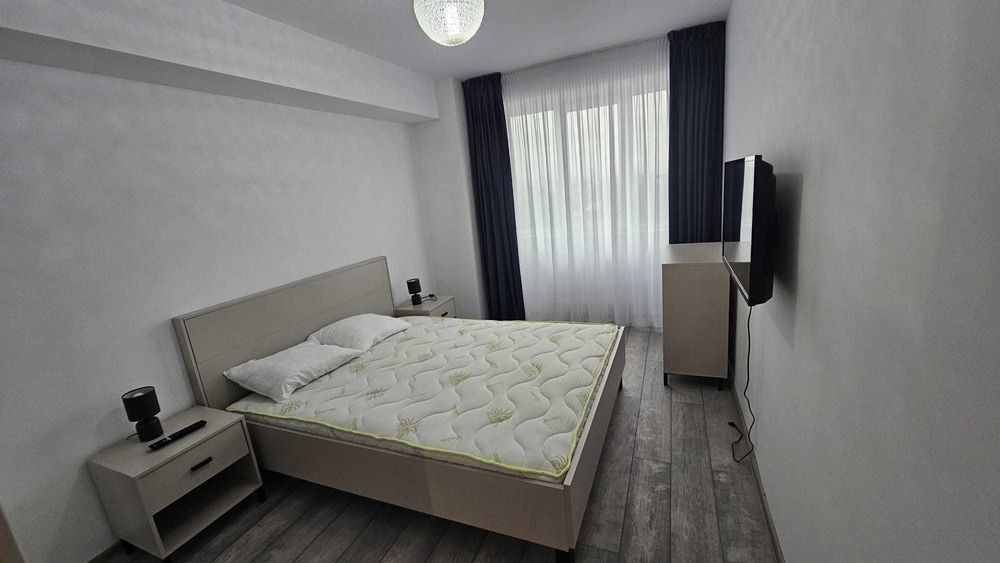 Închiriez apartament