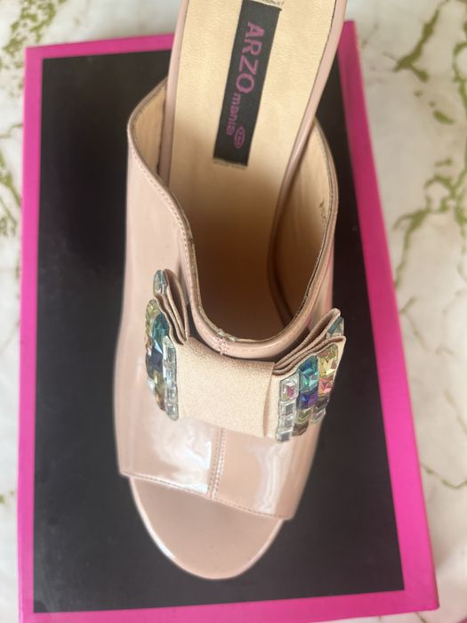 Продам нарядные сабо на 39 размер