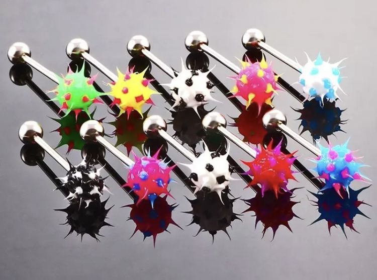 Пирсинг в язык