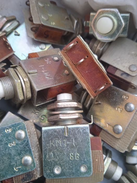 Кнопки КМ 1-1 советские