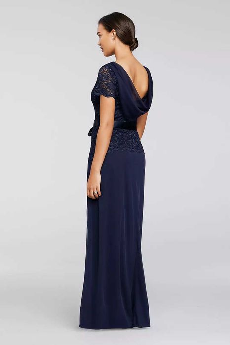 Дълга официална рокля в тъмно син цвят