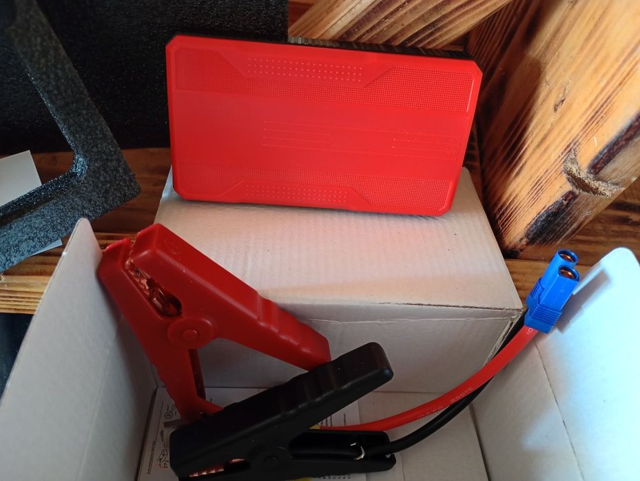 Vând starter auto și baterie externă !