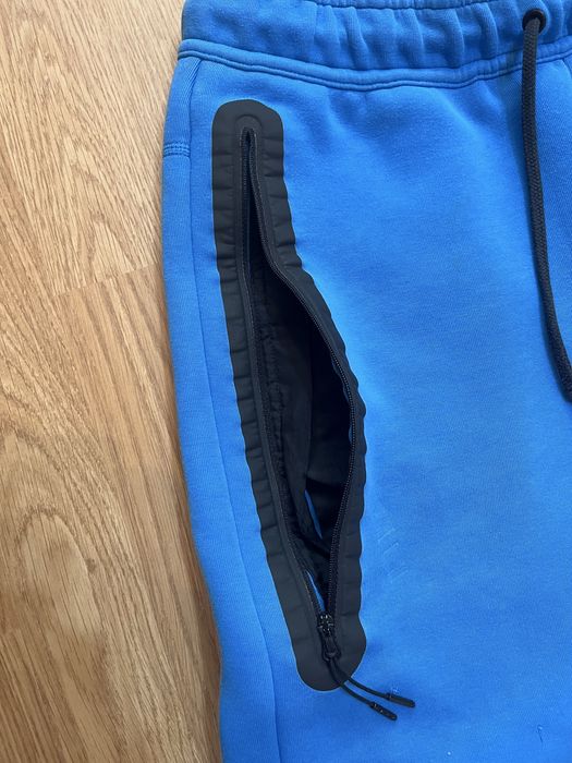 Pantaloni NIKE TECH scurti