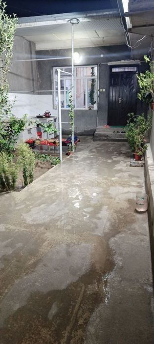 Келесда уй сотилади 2 сотик 5 хона нархи 75000$ келишамиз