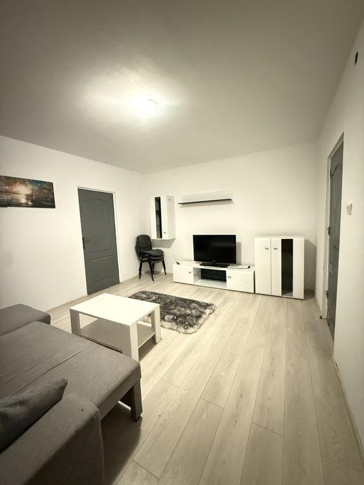 Cazare Inchiriez apartament ultracentral cu doua camere