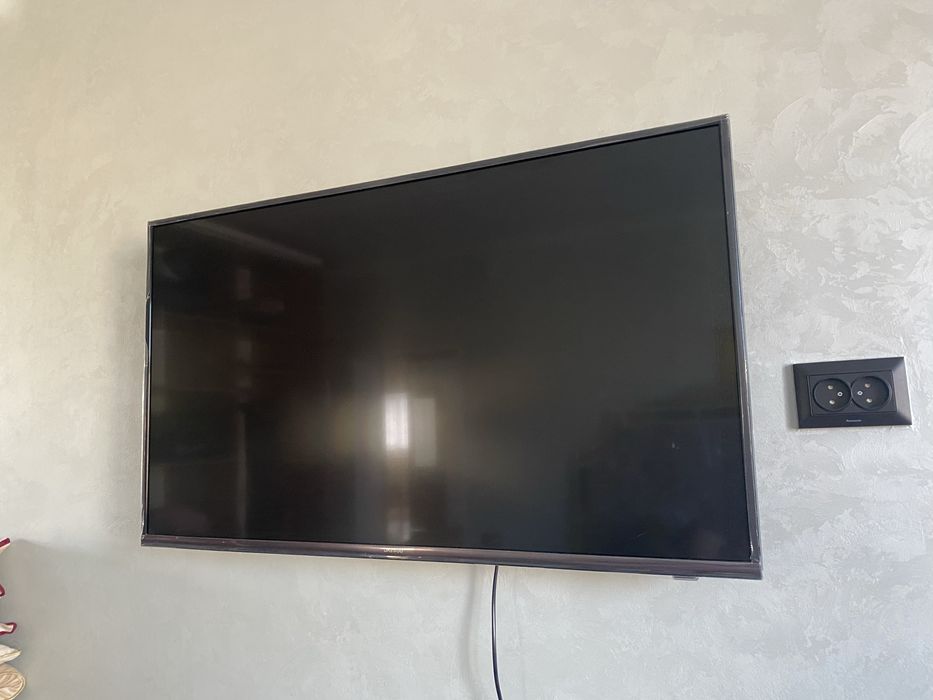 Телевизор Deawoo 43’ смарт тв в отличном состоянии