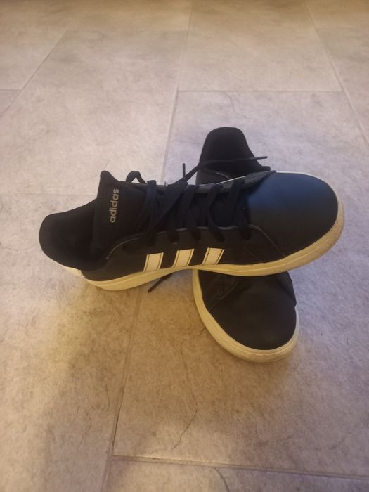 Vând adidași Adidas nr 38
