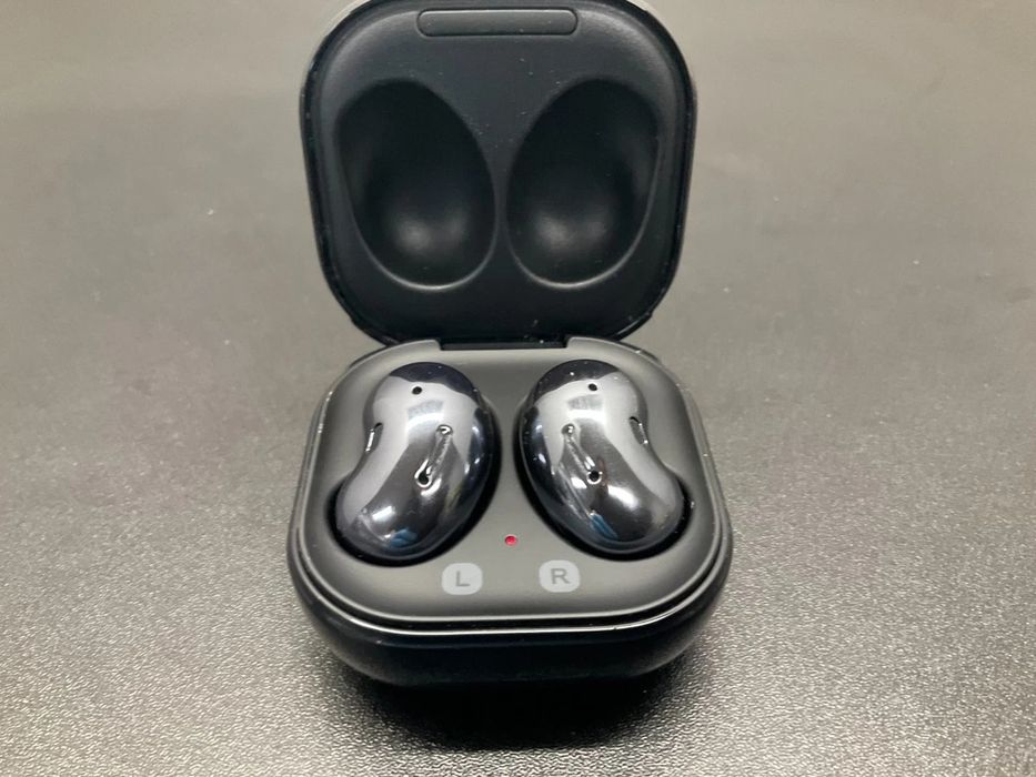 Наушники Galaxy Buds Live