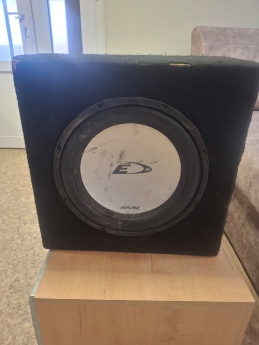 Сабвуфер “Alpine”
