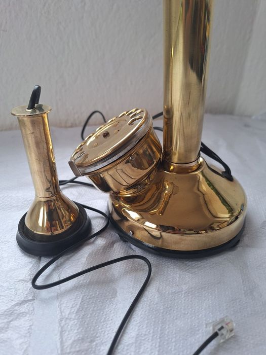 Ретро телефон бронзов