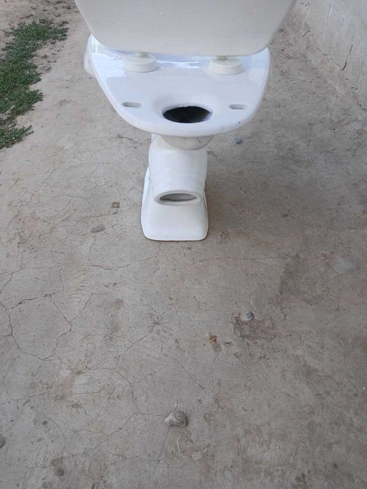 Б/у унитаз сотилади. Усталар учун вактинчалик ишлатиш учун.