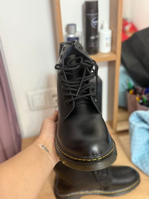 Демисезонная обувь «Мартинсы»