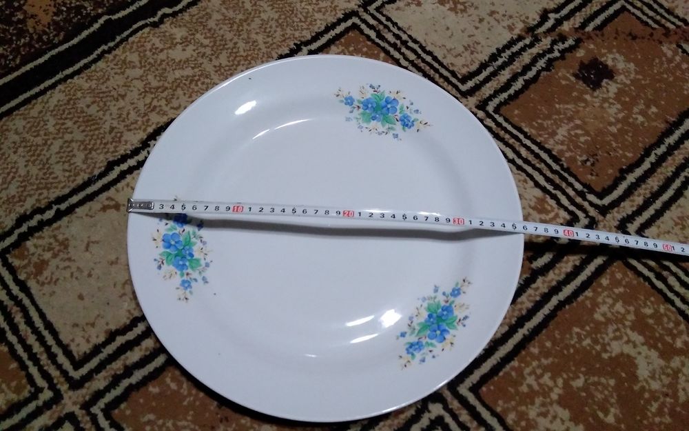 Продам фарфоровые блюдо