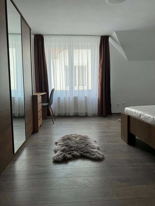 Camere cu băi private și apartament de închiriat în 7 Noiembrie, la 10 minute de UMF