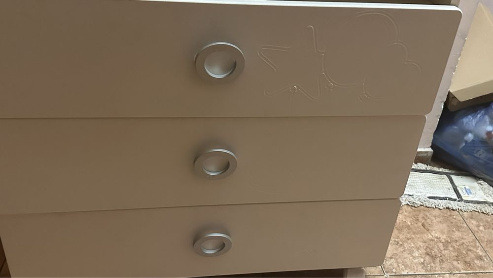 Пелинальный стол + комод .