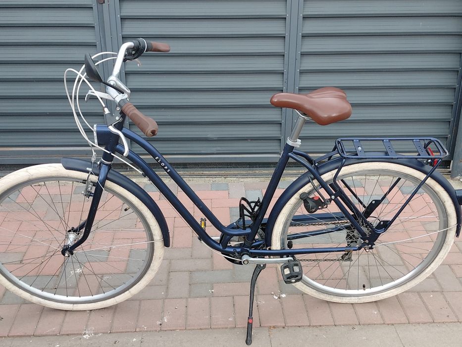 Se vinde bicicleta Dama.