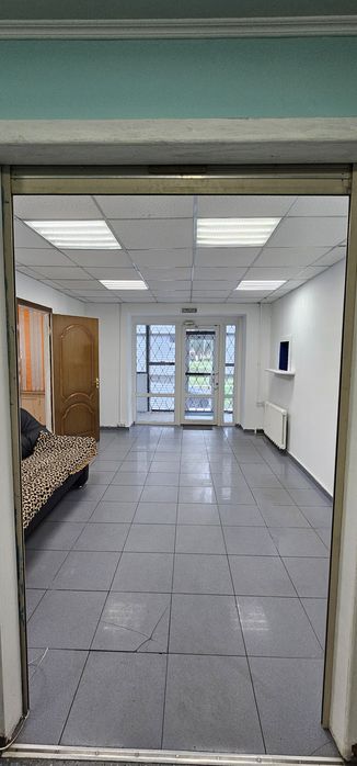 Продам помещение 96кв.м. с крыльцо на улицу Ленина.