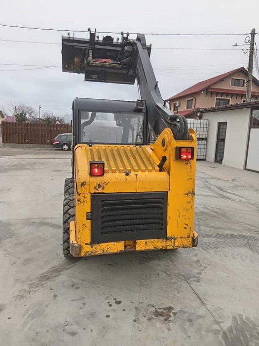 Mini incarcator JCB
