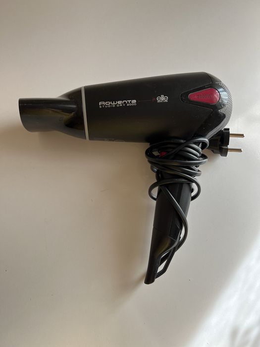 Фен для волос черный