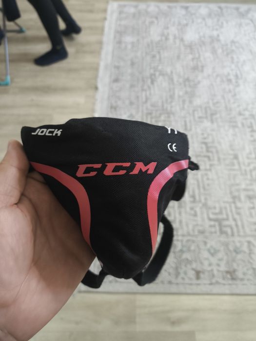 Продам хоккейное обмундирование