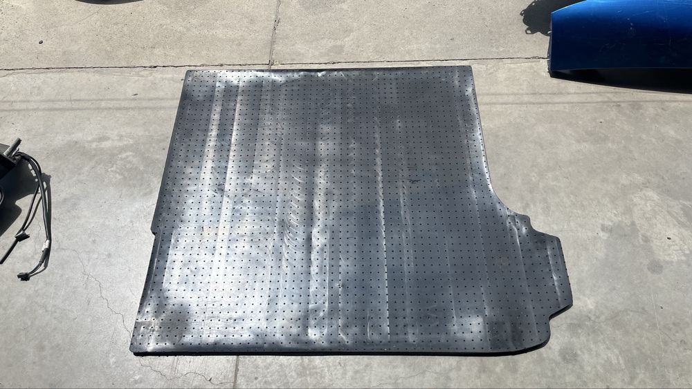 Стелка за багажник BMW X3