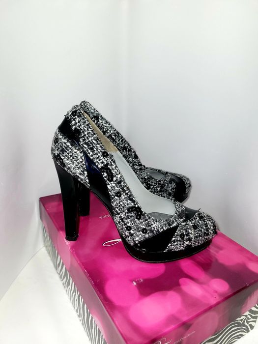 Обувки на висок ток