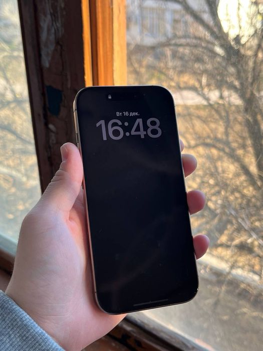 Продам Айфон 16 про