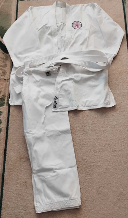 Кимоно за айкидо, карате и др. бойни спортове