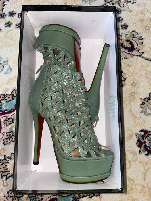 Продается полу сапожки