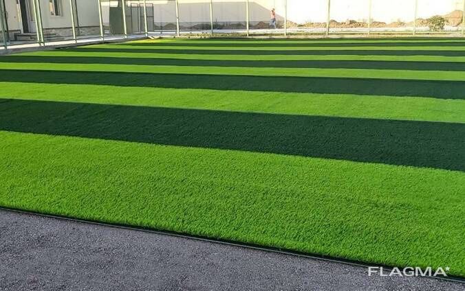 Фудбол майдони суний газон