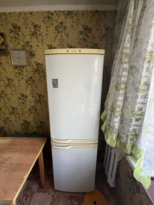 Продам холодильник