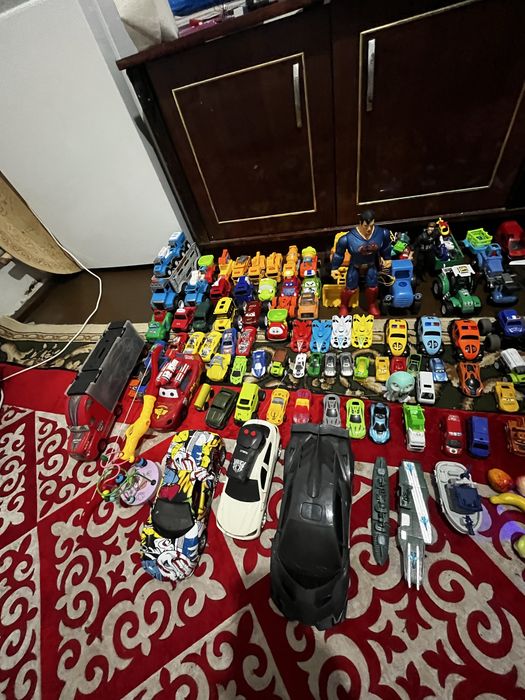 Игрушки машины и камазы