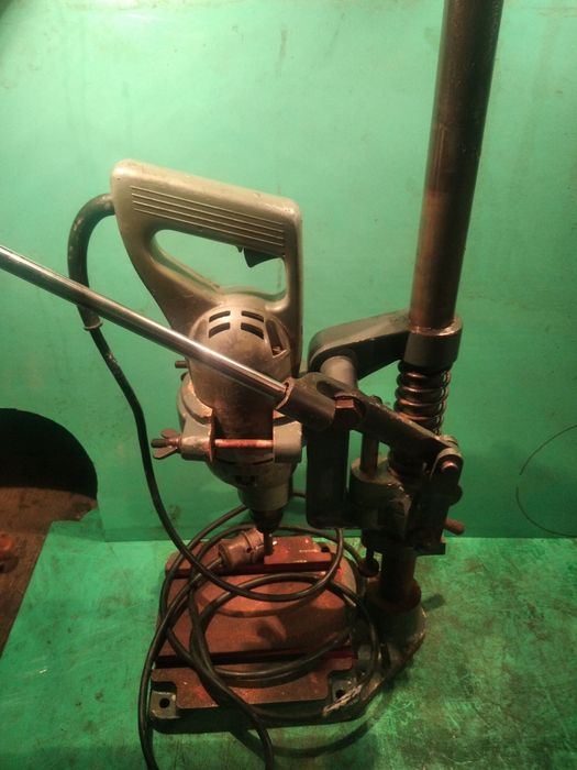 Стойка за бормашина